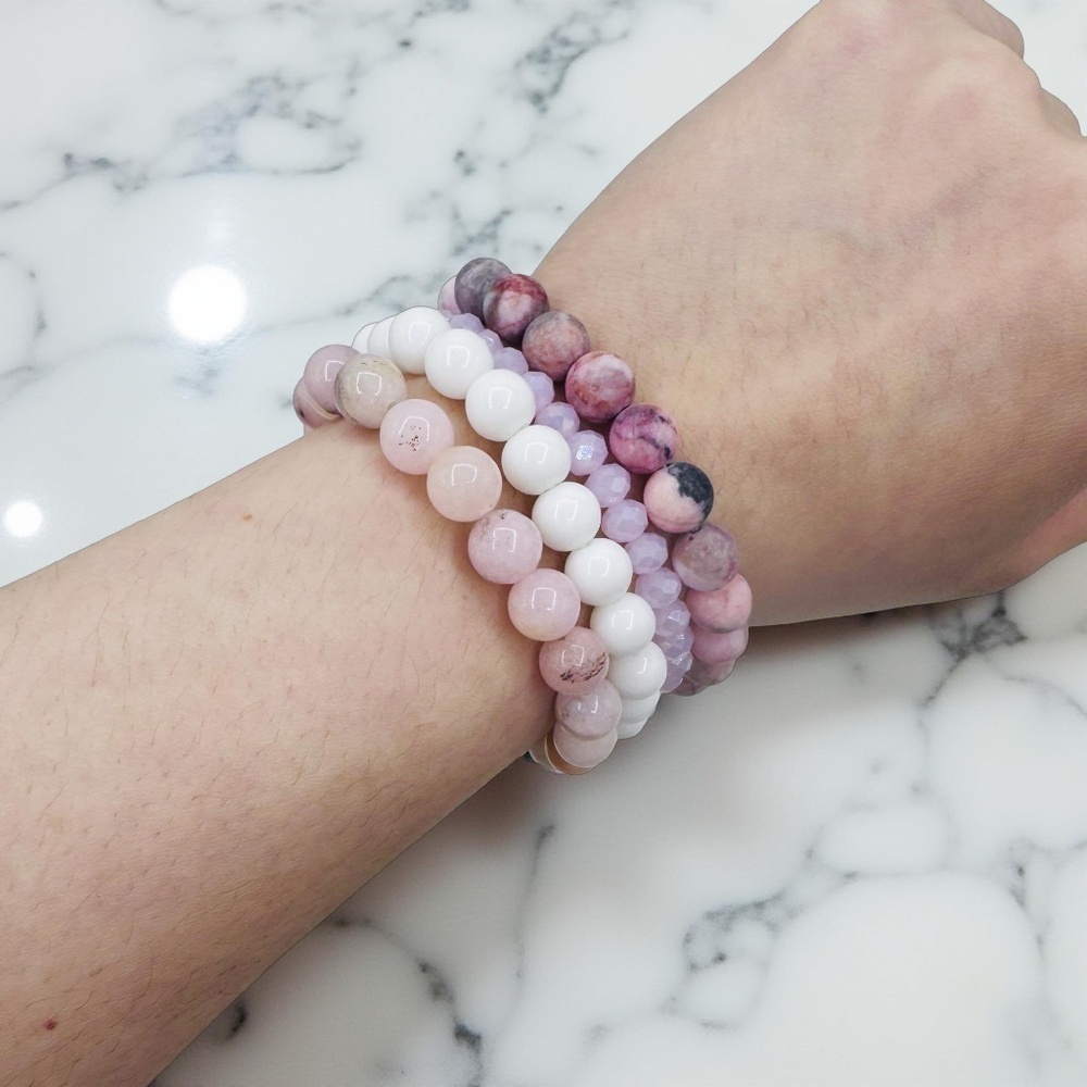 “Mom” Arm Candy Beaded Bracelet - Picture 2 of 7